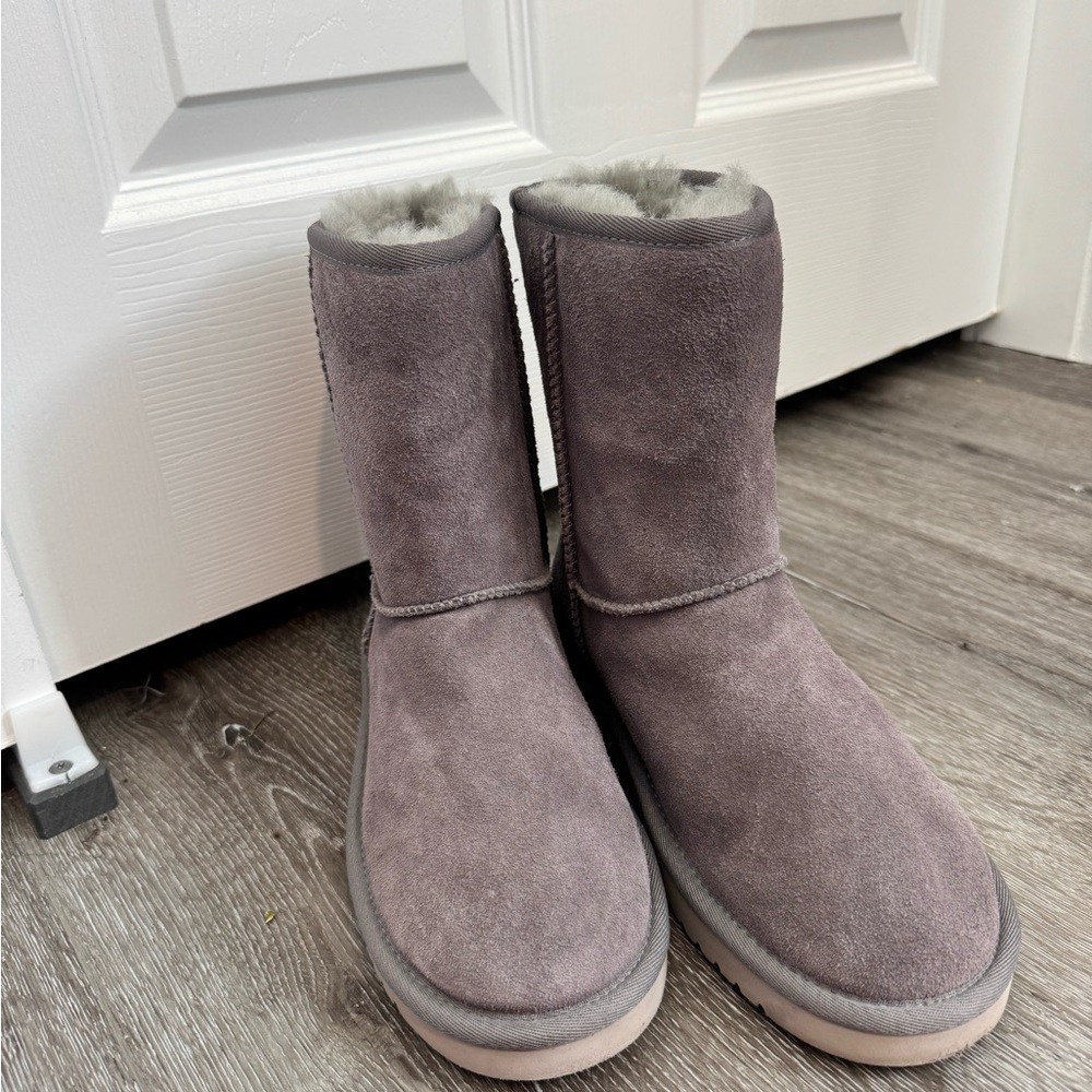 Koolaburra by UGG Plush Gray Fur Boots